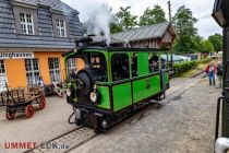 Die Dampflok Laura bei ihrem Ausflug im Sommer 2022 zur Sauerländer Kleinbahn in Herscheid (Nordrhein-Westfalen, Deutschland). • © skiwelt.de - Silke Schön